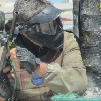 Paintball adulto con zona de barbacoa en Alicante