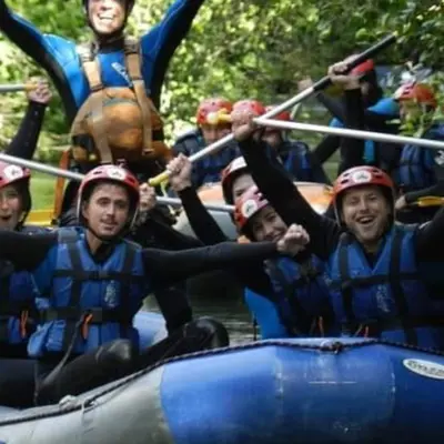 Rafting familiar y de aguas bravas en el río Deva