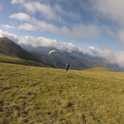 Vuelo biplaza en el Valle de Benasque desde Castejón de Sos