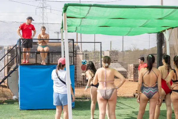 Humor amarillo acuático para adultos en San Antonio de Benagéber