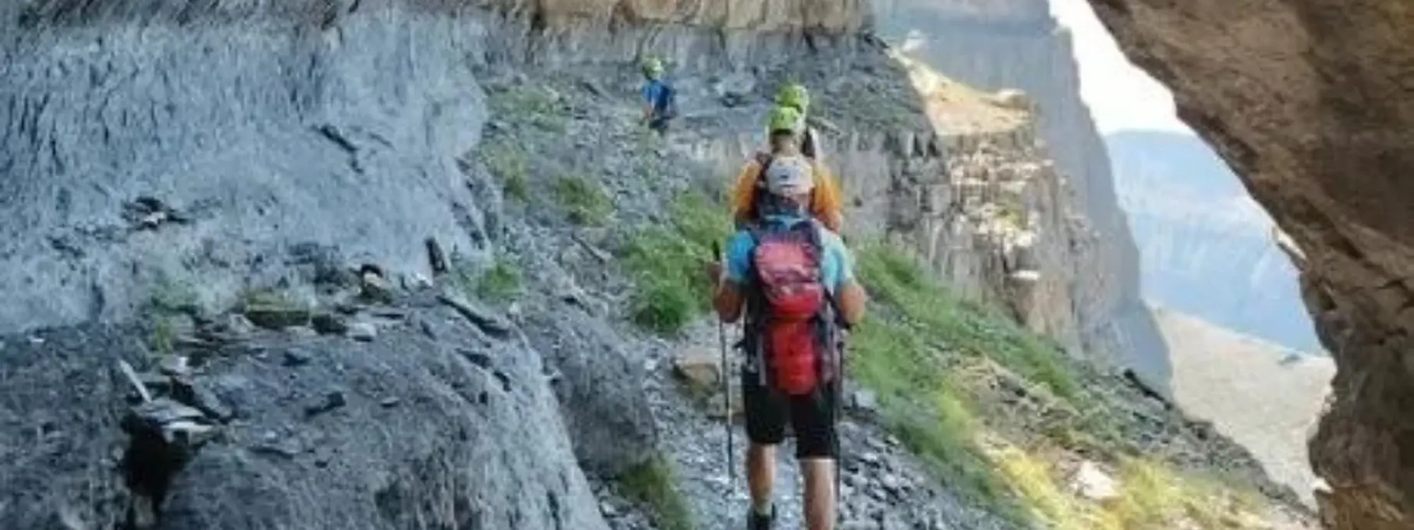 Senderismo por la Faja de las Flores en el Parque Nacional de Ordesa
