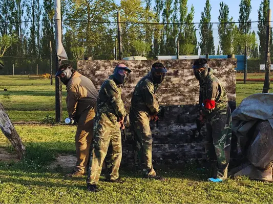 PACK ADULTOS: Paintball + Humor amarillo en Sant Pere Pescador