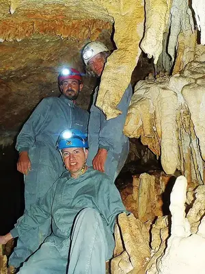 Espeleología avanzada en la Cueva de los Pericos en Confrides