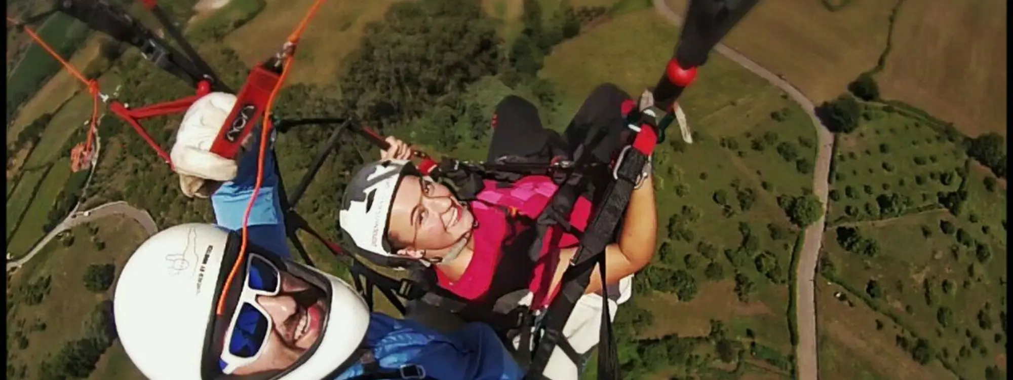 Vuelo en parapente biplaza desde el Pico del Sol en Gijón
