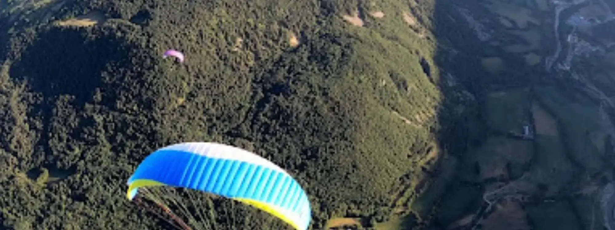 Vuelo biplaza en el Valle de Benasque desde Castejón de Sos