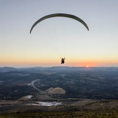 Bautismo de vuelo en parapente biplaza en Cañete La Real