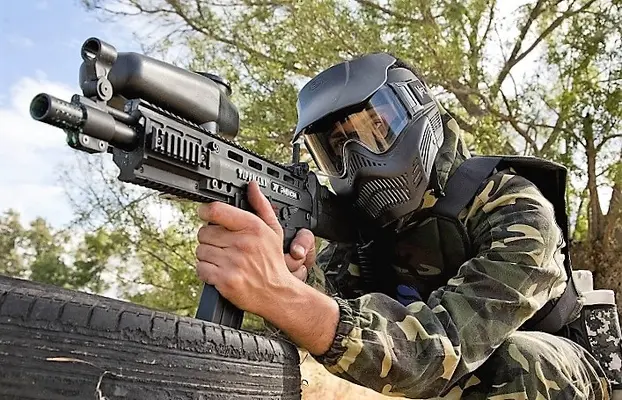 Paintball adulto y opción de menús, barbacoa y barra libre en San Lorenzo del Escorial, Madrid