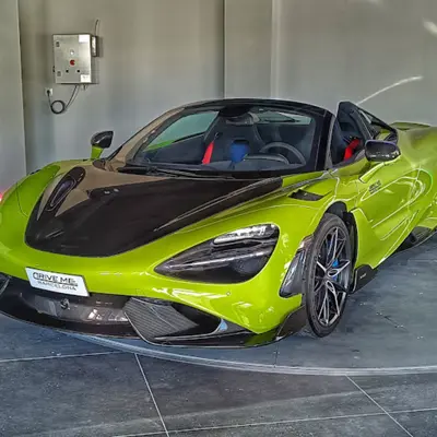 Conducción de un Ferrari Portofino M por la Barceloneta y sus playas en Barcelona
