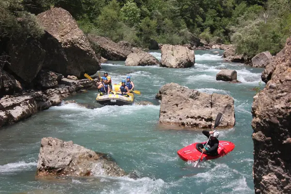 Rafting en el río Ésera por la mañana desde Santa Liestra y San Quílez