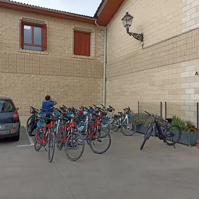 Alquiler y rutas guiadas en bicicleta eléctrica (e-bike) en Haro