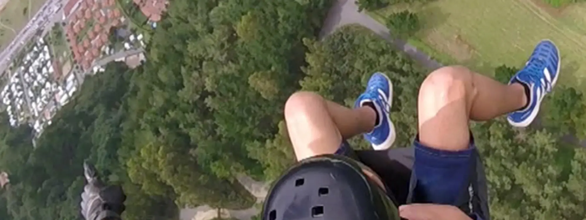 Vuelo avanzado en parapente en Orio con acrobacias y toma de mandos