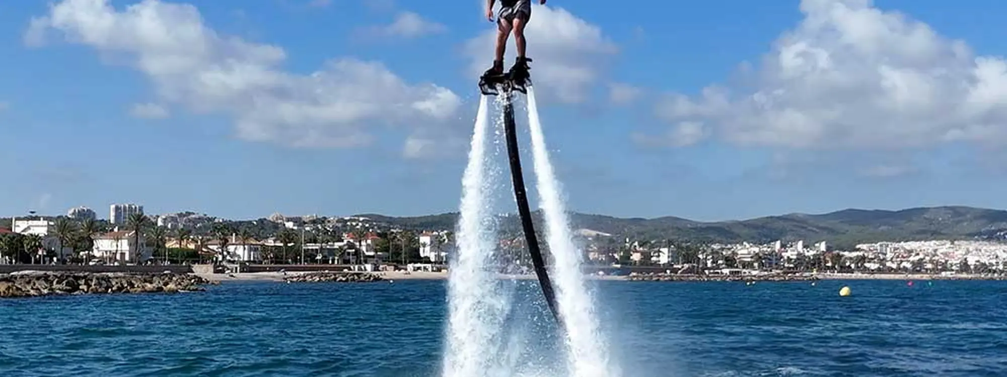 Experiencia Flyboard Sitges: Adrenalina en el agua - 1 hora