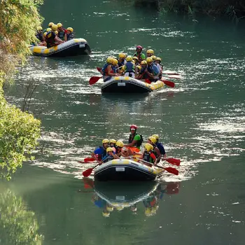 Rafting por el río Segura en el Cañón de los Almadenes con visita a las cuevas de los Monigotes y de las Nutrias