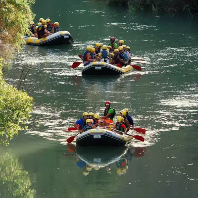Rafting por el río Segura en el Cañón de los Almadenes con visita a las cuevas de los Monigotes y de las Nutrias