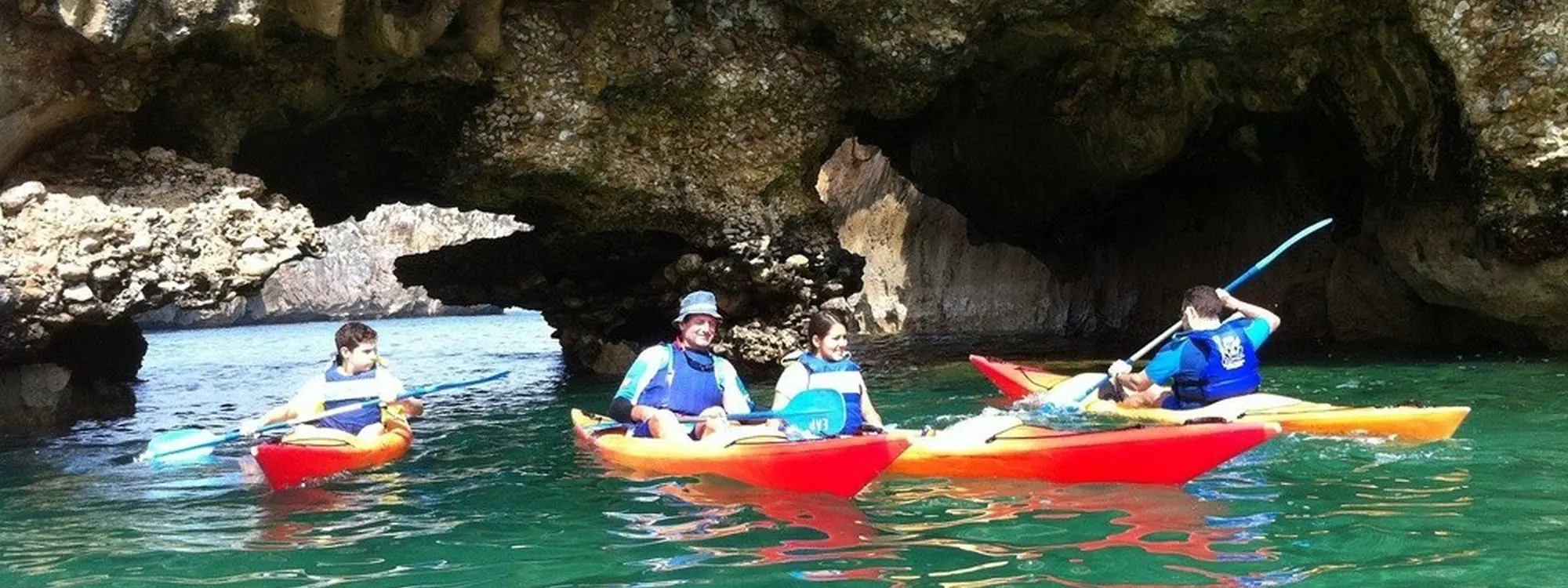 Excursiones en kayak por la Costa Asturiana desde Ribadesella y Arriondas, Asturias