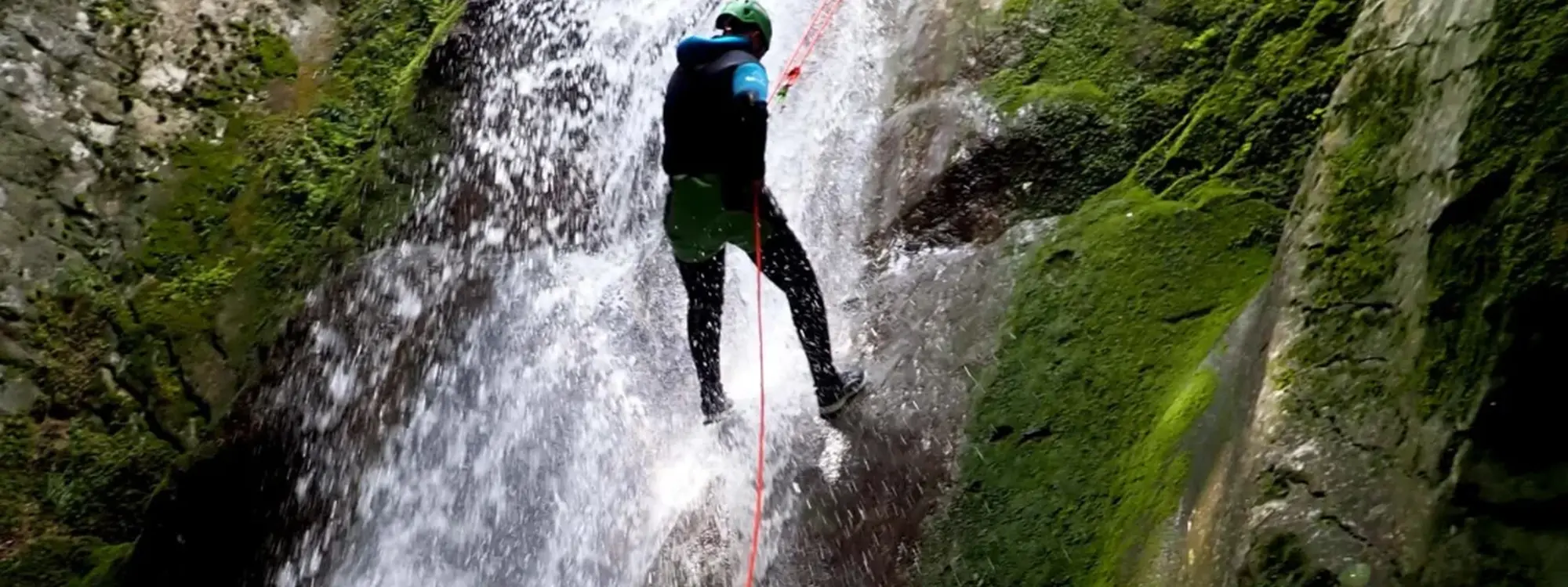 Barranquismo acuático en el barranco Artazul en Aizpún, Navarra
