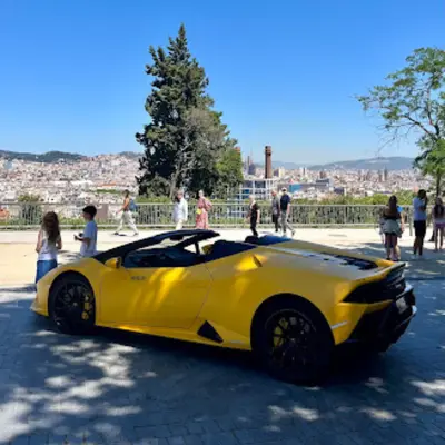 Conducción de un Ferrari Portofino M por la Barceloneta y sus playas en Barcelona