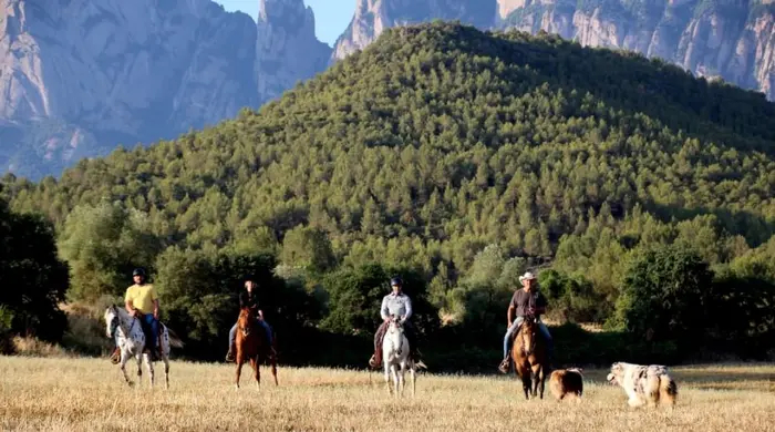 Ruta a caballo en Montserrat desde Castellbell i el Vilar