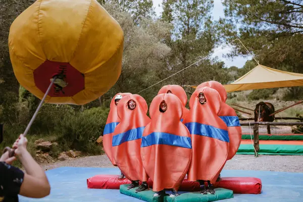 Humor amarillo para despedidas en Estivella