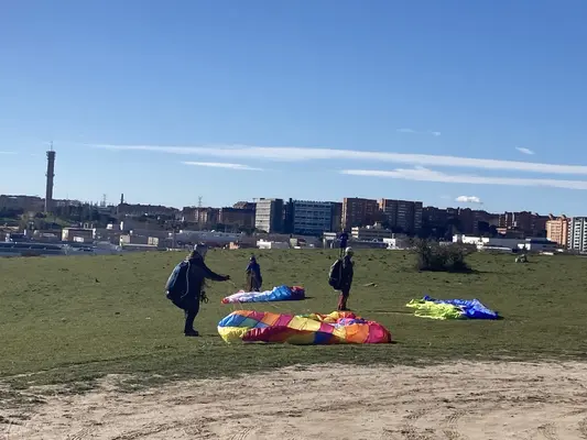 Curso de introducción al parapente en Madrid