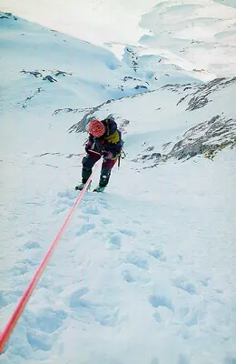 Cursos de escalada para todos los niveles en Asturias desde Arriondas