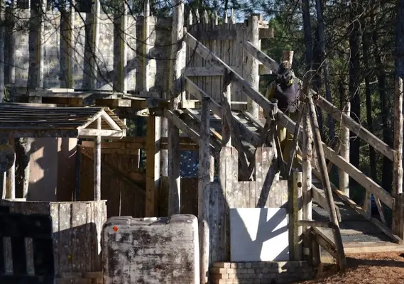 Partidas históricas de airsoft entre trincheras y fortalezas en Cuenca