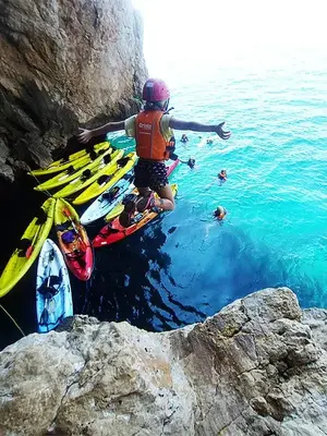 Ruta en kayak por Morro de Toix con visita a Cueva dels Coloms