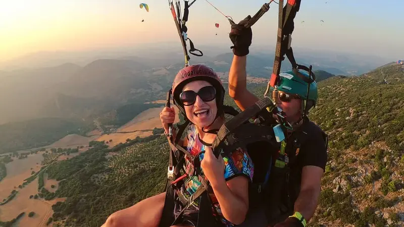 Vuelo acrobático en parapente biplaza en Algodonales