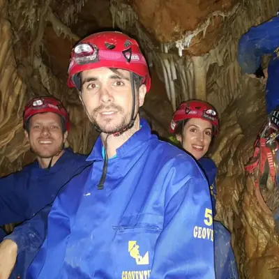 Espeleología en la Cueva La Val de la Zoma desde Ejulve, Teruel