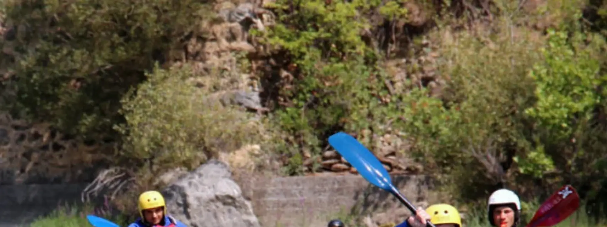 Curso de kayak de iniciación en aguas bravas en Murillo de Gállego, Zaragoza