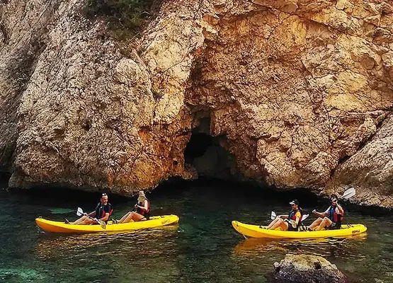Ruta en kayak por Morro de Toix con visita a Cueva dels Coloms