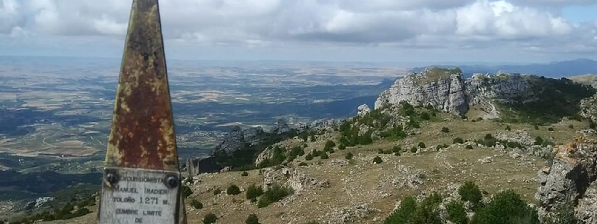 Ruta guiada al monte Toloño con almuerzo tradicional