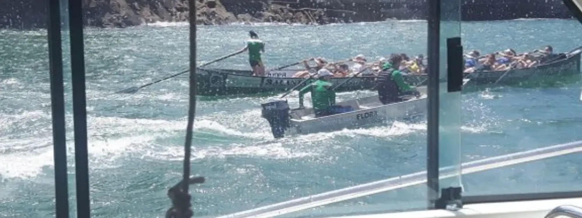 Regatas Bandera de la Concha en barco en San Sebastián, Guipuzcoa