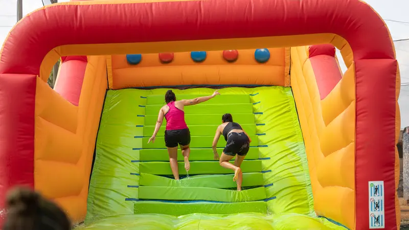 Humor amarillo acuático infantil en San Antonio de Benagéber