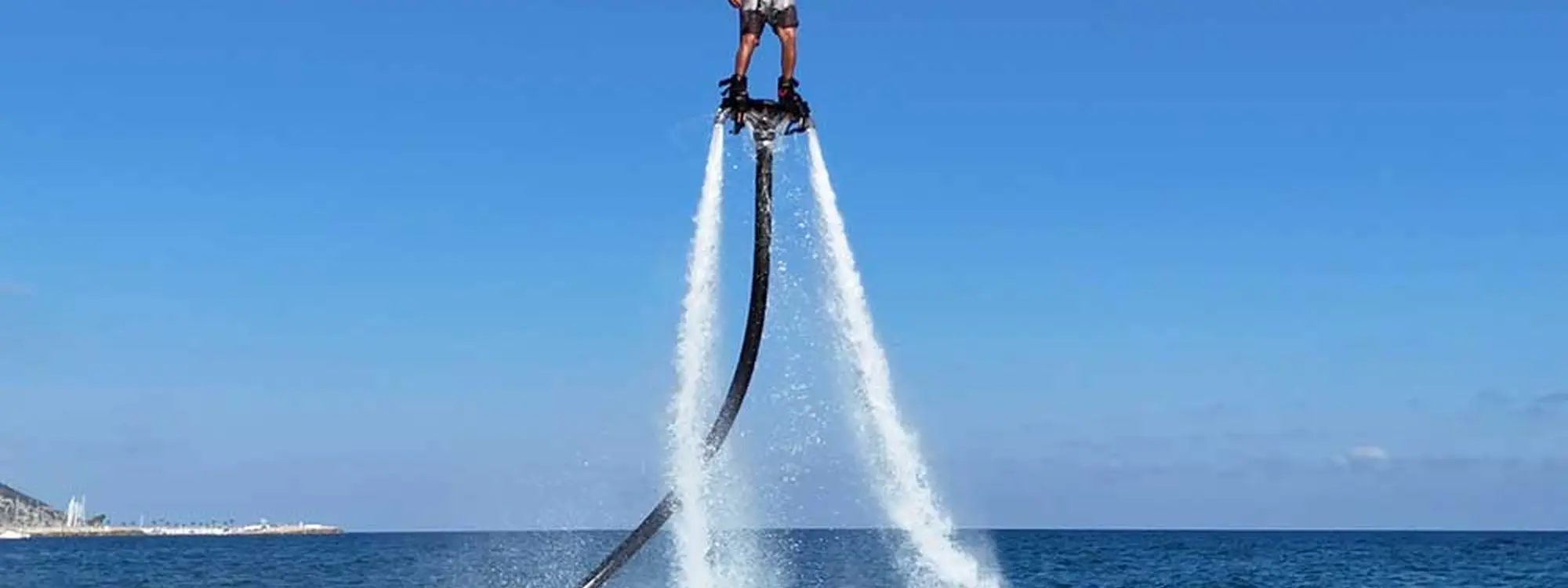 Experiencia Flyboard Sitges: Adrenalina en el agua - 1 hora