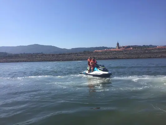 Moto de agua en Hondarribia en circuito