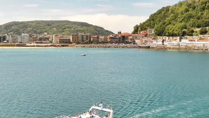 Excursión en barco al museo Albaola desde el Puerto de San Sebastián