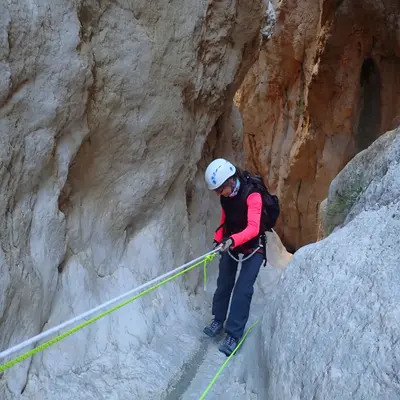 Barranquismo nivel medio en el Barranco de Garx desde Bolulla