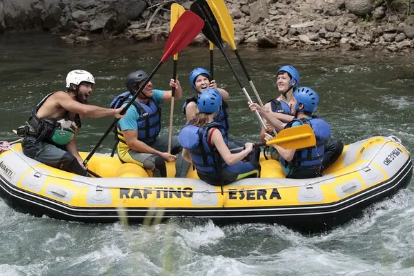 Rafting en el río Ésera por la mañana desde Santa Liestra y San Quílez