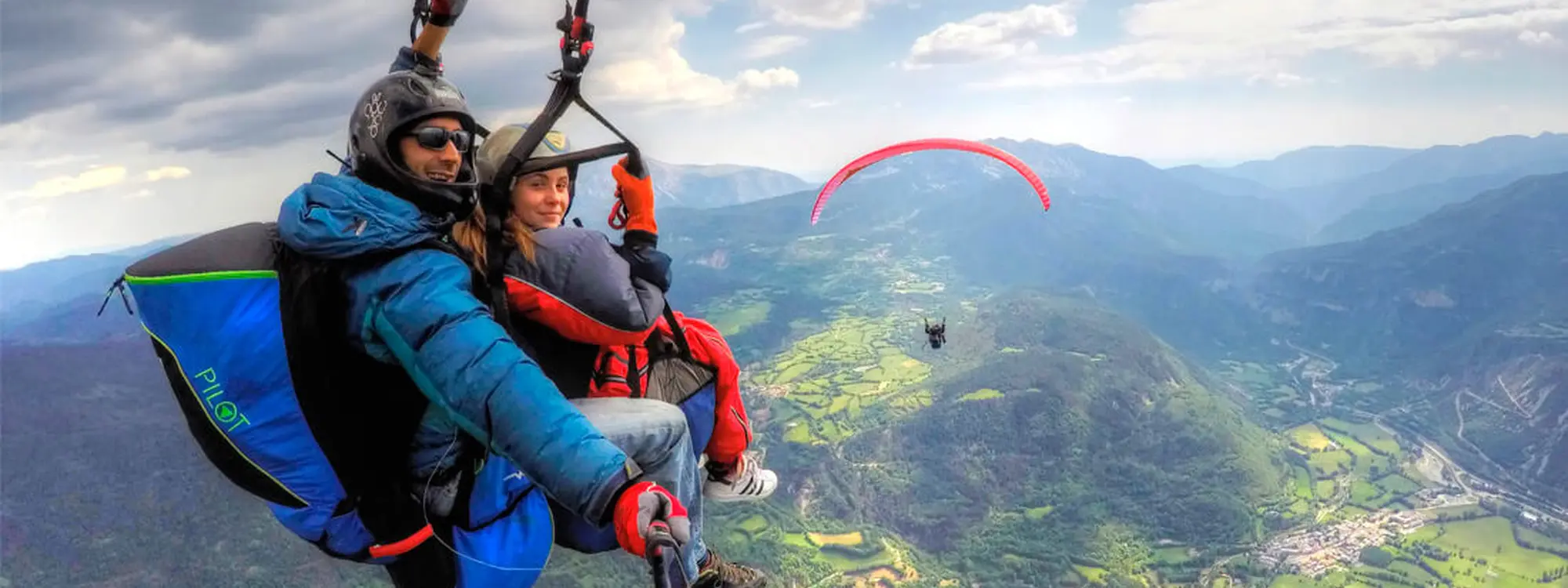 Vuelo biplaza en el Valle de Benasque desde Castejón de Sos