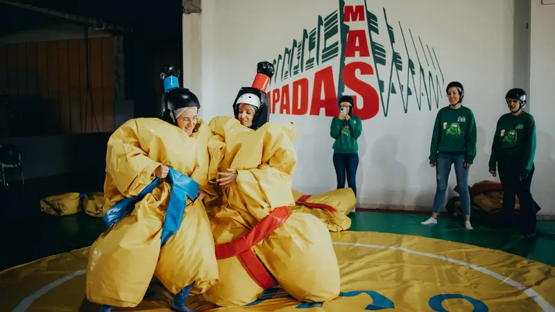 Circuito de Humor Amarillo indoor en Pelabravo