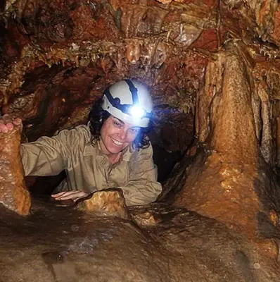 Espeleología de iniciación en la Cueva de la Sarsa en Bocairent
