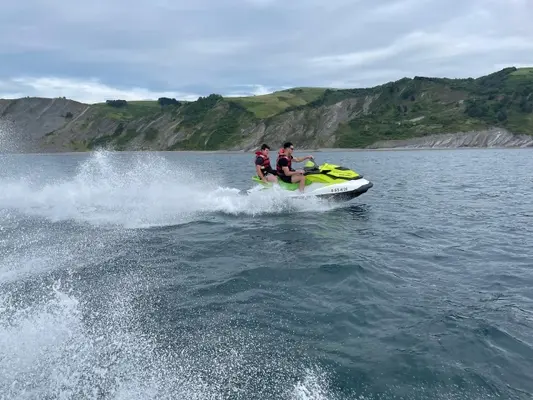 Ruta del Flysch en moto de agua desde Zumaia