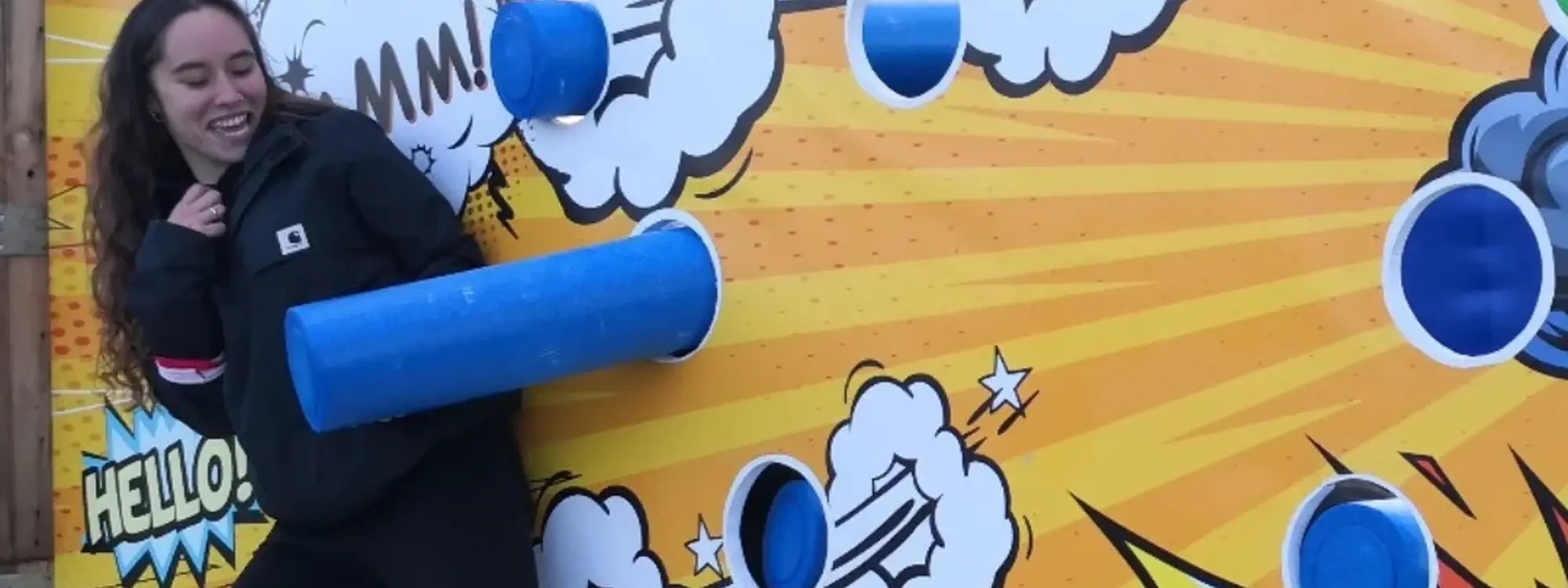 Humor amarillo para adultos con barbacoa en Navalcarnero