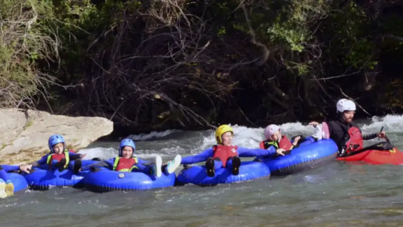 Tubing familiar en el río Gállego desde Murillo de Gállego, Zaragoza