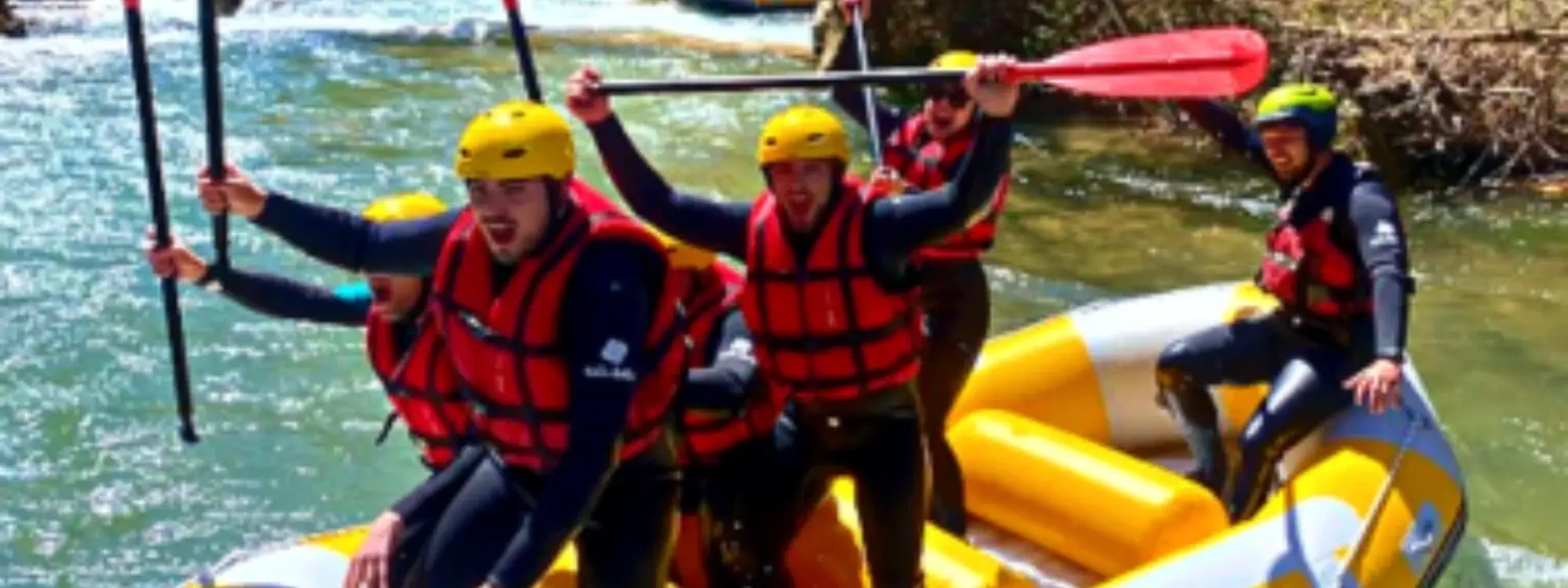 Descenso de rafting en Montanejos por el río Mijares