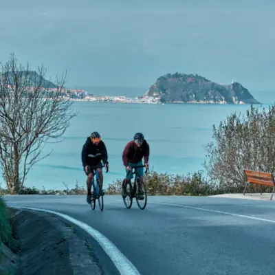 Ruta guiada en bicicleta por carretera por la Costa Vasca desde San Sebastián