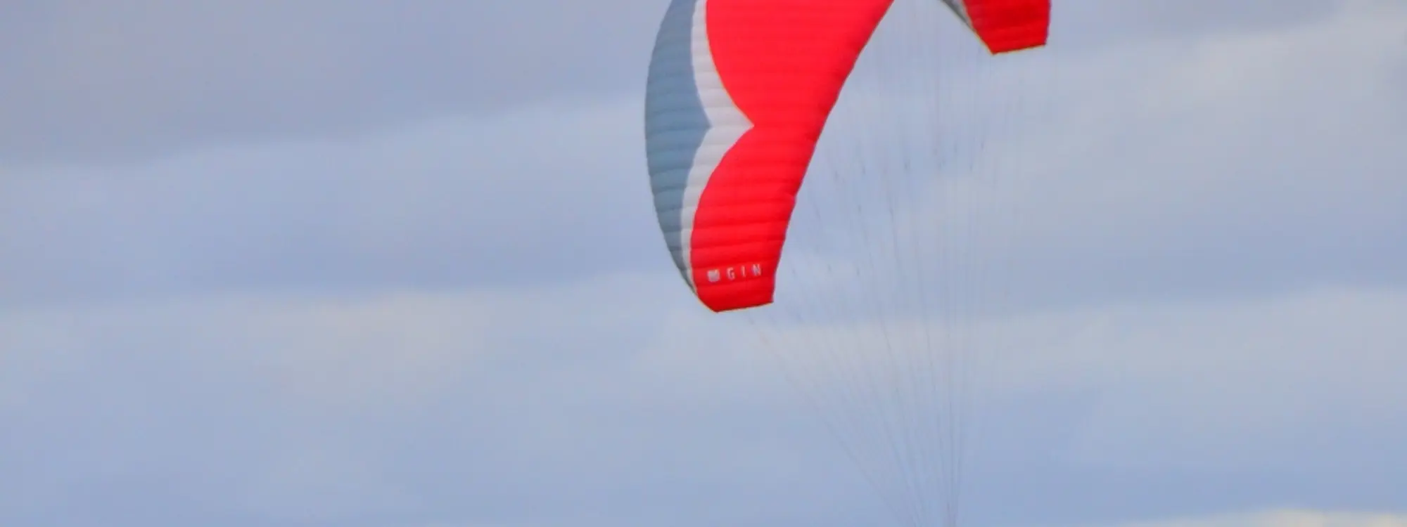 Bautismo de vuelo en parapente en Sopelana, playa de Barinatxe