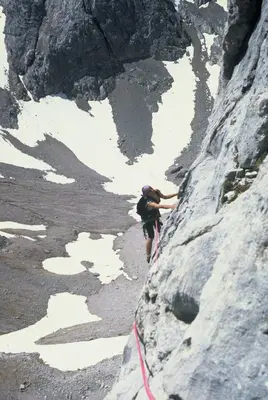 Cursos de escalada para todos los niveles en Asturias desde Arriondas