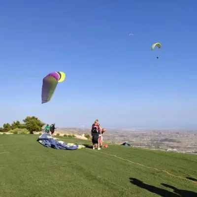 Vuelo de montaña en parapente biplaza desde Agost